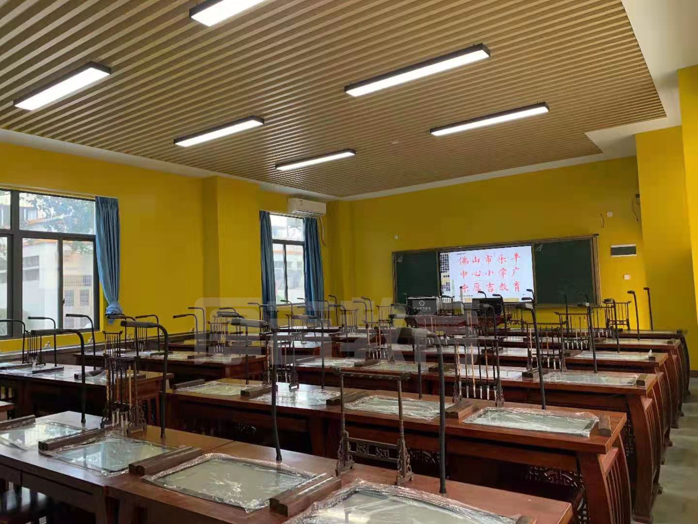 智慧<a href='http://m.kbexpo.cn/chanpin/57-1.html' target='1' style='font-size:18px; font-weight:bold; color:#000000;'>書法室</a>