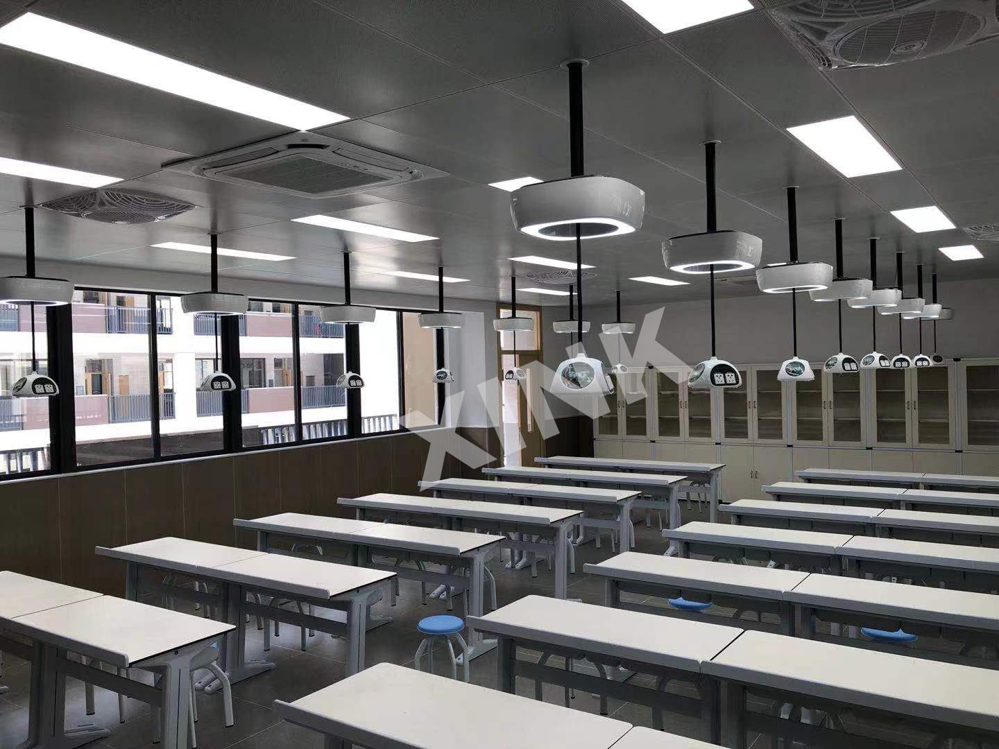 吊裝<a href='http://m.kbexpo.cn/' target='1' style='font-size:14px; font-weight:bold; color:#0080ff;'>物理實驗室</a>