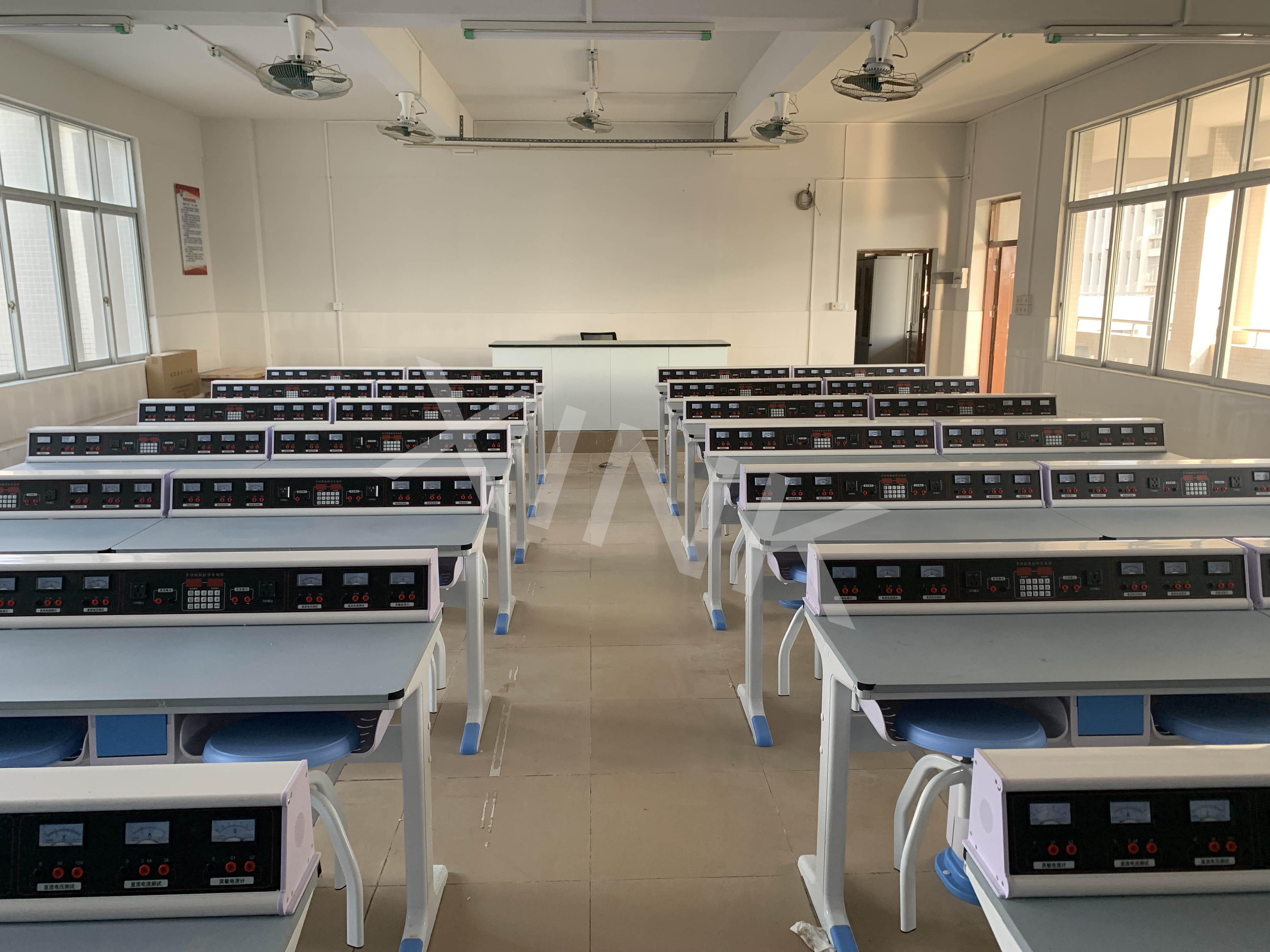 <a href='http://m.kbexpo.cn/' target='1' style='font-size:14px; font-weight:bold; color:#0080ff;'>物理實驗室</a>