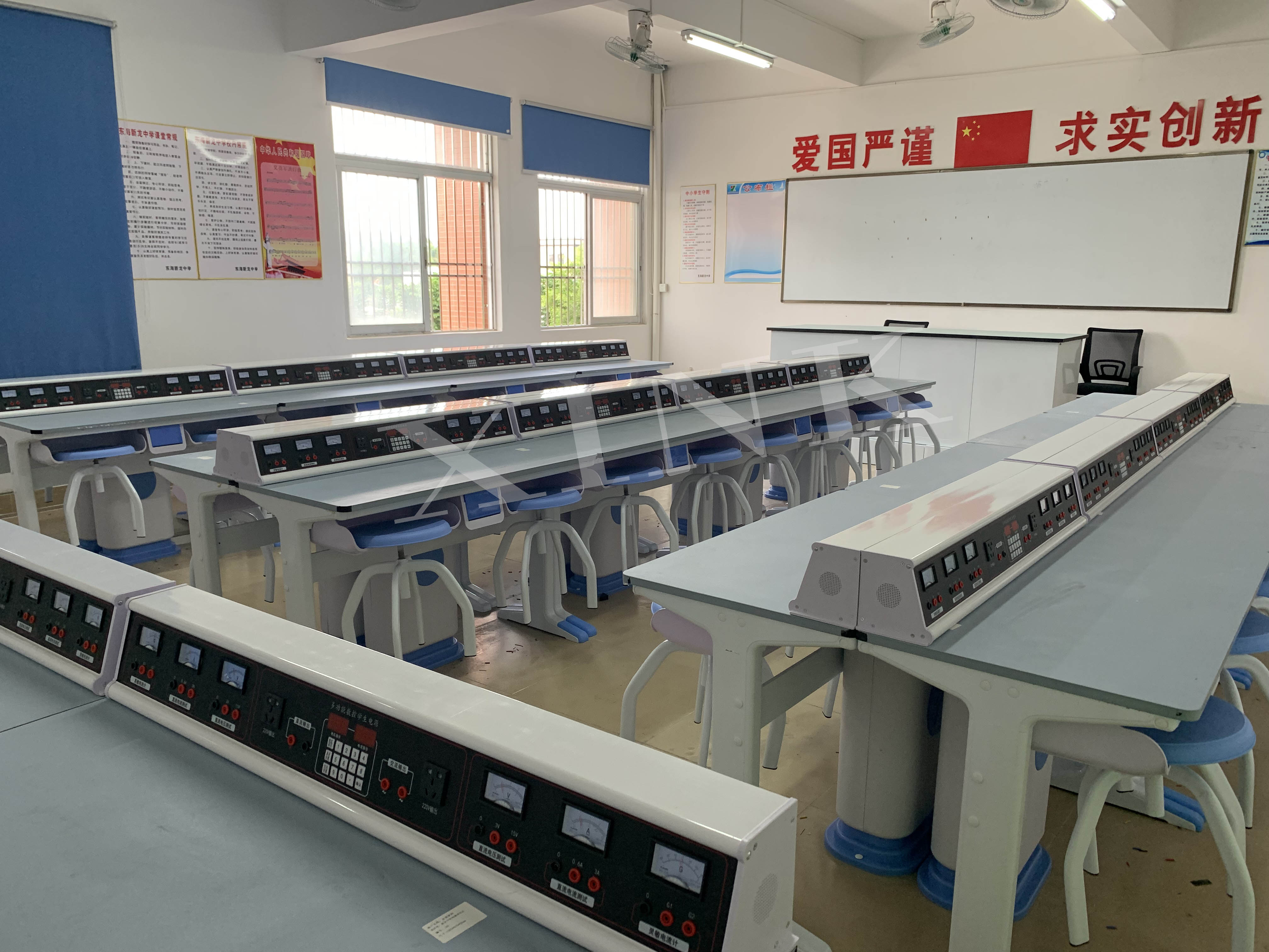 電學<a href='http://m.kbexpo.cn/' target='1' style='font-size:14px; font-weight:bold; color:#0080ff;'>物理實驗室</a>