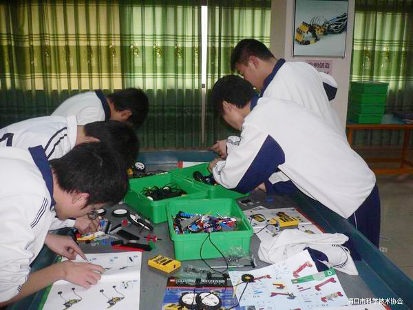 <a href='http://m.kbexpo.cn/chanpin/60-1.html' target='1' style='font-size:18px; font-weight:bold; color:#000000;'>機(jī)器人功能室</a>2