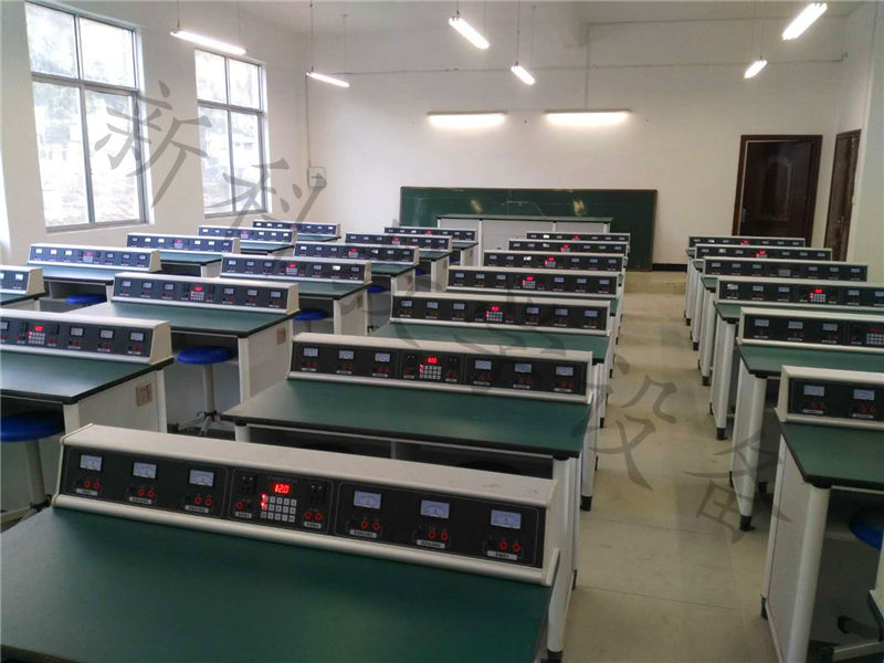 豪華<a href='http://m.kbexpo.cn/' target='1' style='font-size:14px; font-weight:bold; color:#0080ff;'>物理實驗室</a>